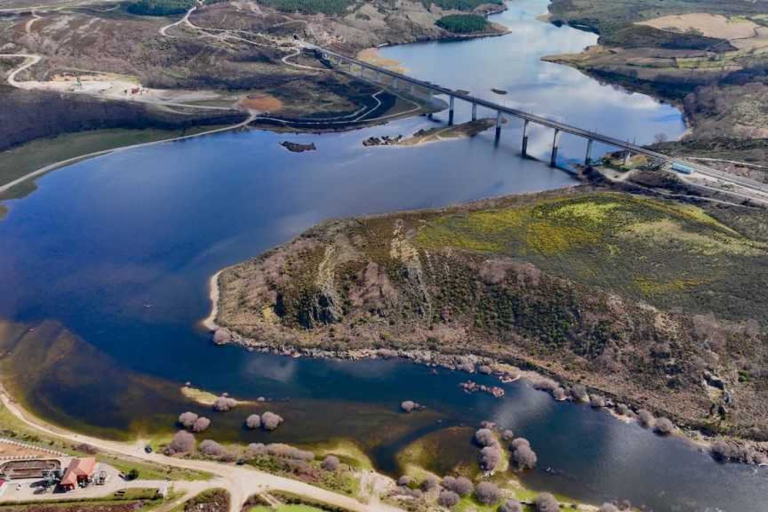 e6a327b1-44af-42d2-8bd6-a5e164cbdd7c 2